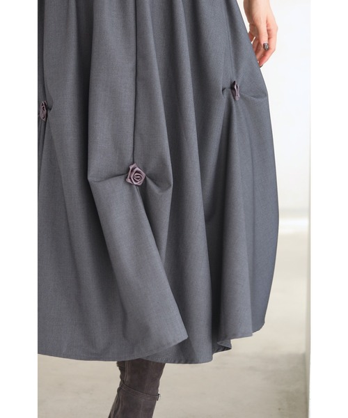 cawaii（カワイイ）の「ふんわりタックシルエットのバラ咲くコクーンミディアムスカート（スカート・レディース・グレー/ブラック・FREE）」の19枚目の写真