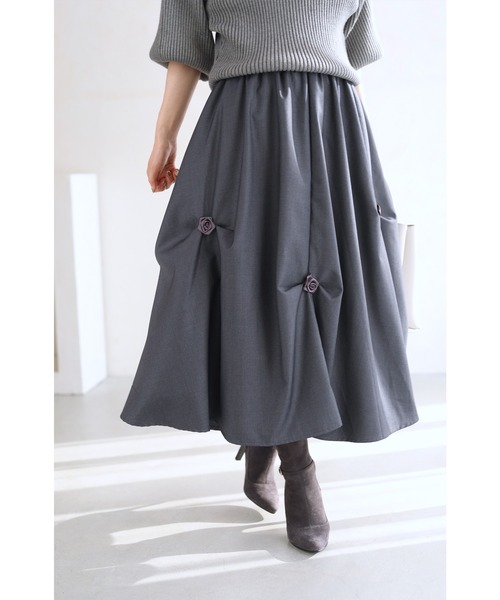 cawaii（カワイイ）の「ふんわりタックシルエットのバラ咲くコクーンミディアムスカート（スカート・レディース・グレー/ブラック・FREE）」の3枚目の写真