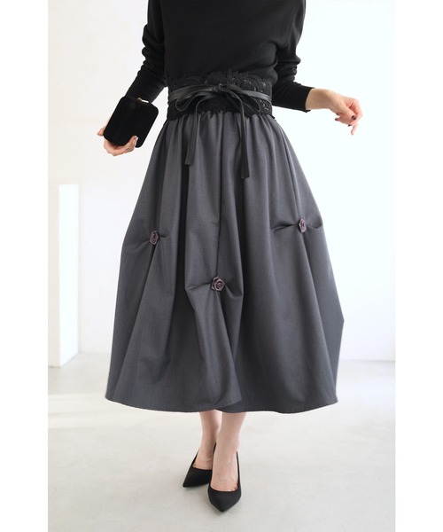 cawaii（カワイイ）の「ふんわりタックシルエットのバラ咲くコクーンミディアムスカート（スカート・レディース・グレー/ブラック・FREE）」の14枚目の写真