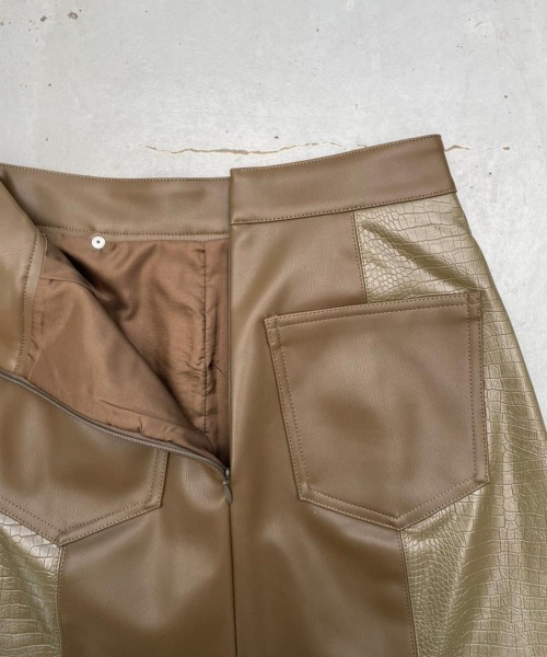FIG&VIPER（フィグアンドバイパー）の「Fレザー切替スリットミニSK（スカート・レディース・ブラック/カーキ・MEDIUM/SMALL）」の20枚目の写真