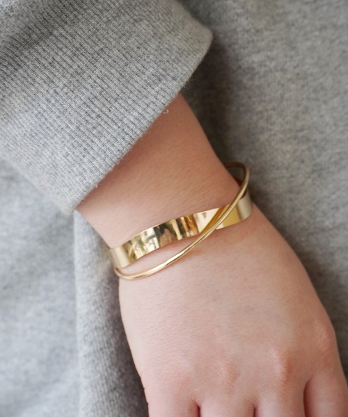 Port（ポート）の「ダブル ライン クロス バングル（バングル/リストバンド・レディース・ゴールド/シルバー/ピンク・FREE）」の15枚目の写真