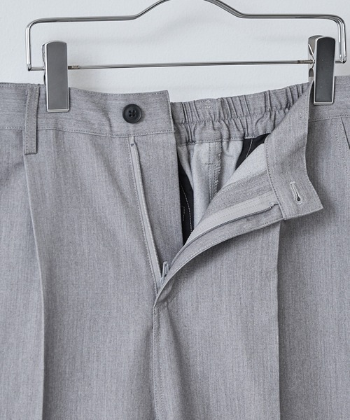 MONO-MART（モノマート）の「センタープレスセミワイドフレアパンツ/TRストレッチスーツ地シューカットフレアカラースラックスパンツ（スラックス・メンズ・ブラック/レッド/グリーン/アイボリー/ラベンダー/グリーン系その他/ロイヤルブルー/グレイッシュブルー/チャコール/ダークブラウン/ミックスグレー/マスタード/ブラウン系1・S/M/L）」の21枚目の写真