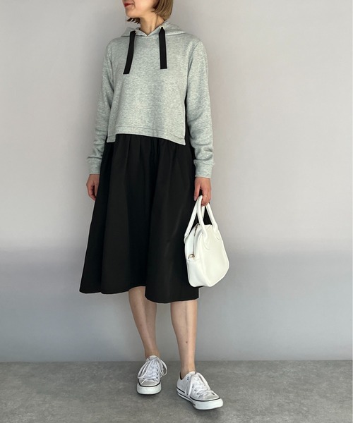 PICCIN（ピッチン）の「バックティアードフード付き裏毛ワンピース（ワンピース・レディース・ライトグレー/ブラック・M）」の15枚目の写真