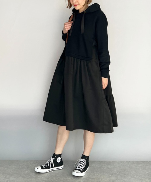 PICCIN（ピッチン）の「バックティアードフード付き裏毛ワンピース（ワンピース・レディース・ライトグレー/ブラック・M）」の18枚目の写真