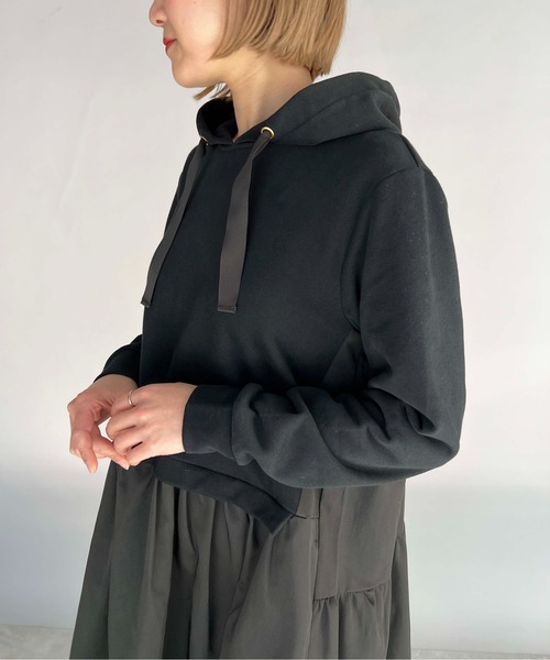 PICCIN（ピッチン）の「バックティアードフード付き裏毛ワンピース（ワンピース・レディース・ライトグレー/ブラック・M）」の22枚目の写真