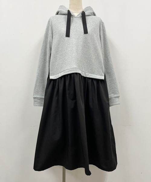 PICCIN（ピッチン）の「バックティアードフード付き裏毛ワンピース（ワンピース・レディース・ライトグレー/ブラック・M）」の19枚目の写真