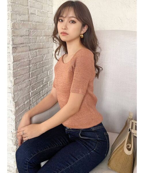 RESEXXY（リゼクシー）の「オフショルシャイニーニットトップス（ニット/セーター・レディース・ベージュ/ラベンダー/ホワイト/オレンジ・FREE）」の6枚目の写真