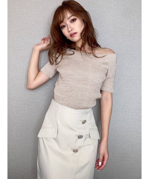 RESEXXY（リゼクシー）の「オフショルシャイニーニットトップス（ニット/セーター・レディース・ベージュ/ラベンダー/ホワイト/オレンジ・FREE）」の13枚目の写真