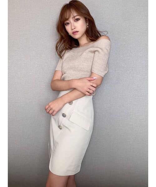 RESEXXY（リゼクシー）の「オフショルシャイニーニットトップス（ニット/セーター・レディース・ベージュ/ラベンダー/ホワイト/オレンジ・FREE）」の15枚目の写真