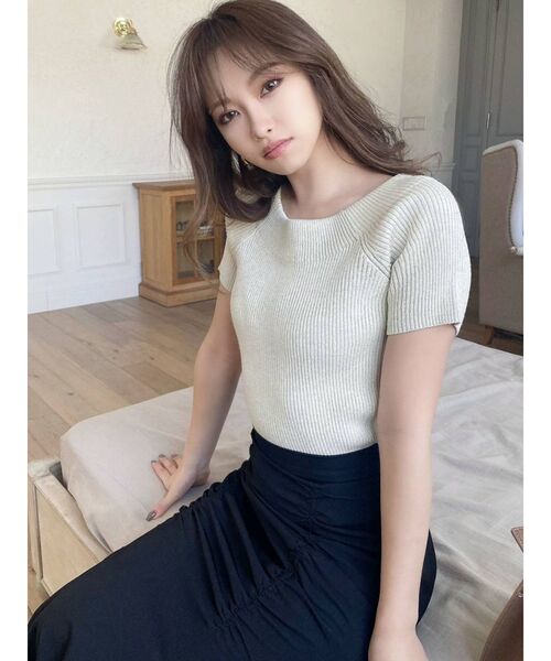 RESEXXY（リゼクシー）の「オフショルシャイニーニットトップス（ニット/セーター・レディース・ベージュ/ラベンダー/ホワイト/オレンジ・FREE）」の16枚目の写真