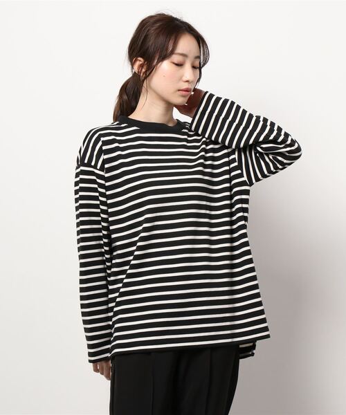 Samansa Mos2(サマンサ モスモス)の「ポンチボーダー裏起毛Tシャツ(Tシャツ/カットソー・レディース・ブラック/ベージュ/オフホワイト/ラベンダー・フリ-)」の8枚目の写真