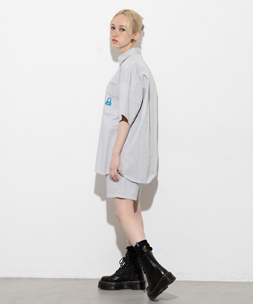 X-girl（エックスガール）の「TWILL FACE EMBROIDERY S/S SHIRT/フェイス刺繍　ツイルシャツ（シャツ/ブラウス・レディース・ライトグレー/ブラック/ピンク・S/M）」の18枚目の写真