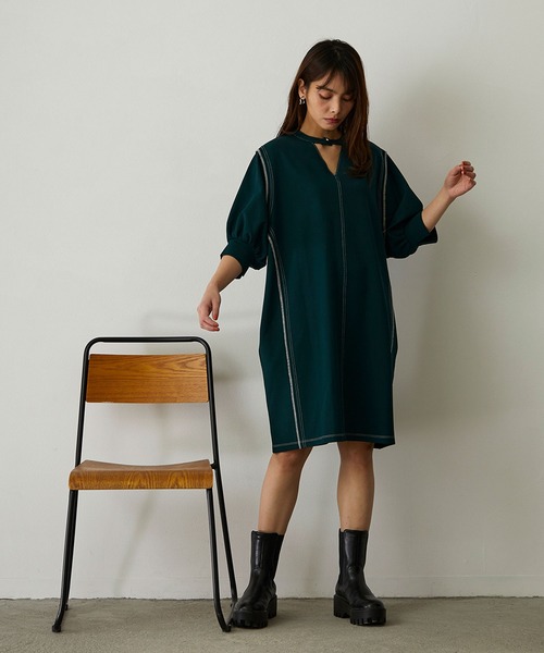 179/WG(イチナナキュウダブルジー)の「配色ステッチワンピース(ワンピース・レディース・ベージュ/ブルー/グリーン・MEDIUM)」の18枚目の写真