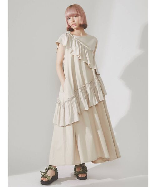 merry jenny（メリージェニー）の「アシメフリルカットロングワンピース（ワンピース・レディース・オフホワイト/ブラック/ベージュ・FREE）」の3枚目の写真