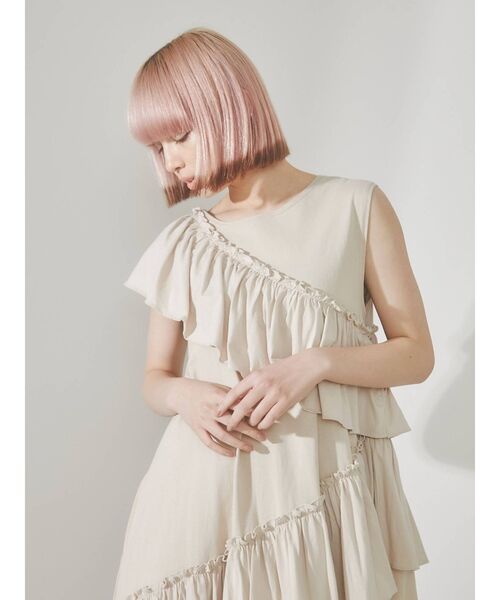 merry jenny（メリージェニー）の「アシメフリルカットロングワンピース（ワンピース・レディース・オフホワイト/ブラック/ベージュ・FREE）」の10枚目の写真