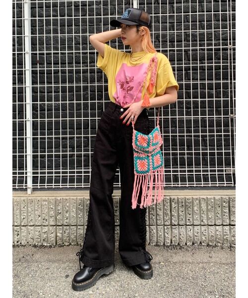 jouetie(ジュエティ)の「ローズフォト BIG Tシャツ(Tシャツ/カットソー・レディース・ブラック/オフホワイト/イエロー・MEDIUM)」の8枚目の写真