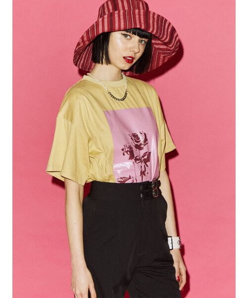 jouetie(ジュエティ)の「ローズフォト BIG Tシャツ(Tシャツ/カットソー・レディース・ブラック/オフホワイト/イエロー・MEDIUM)」の11枚目の写真