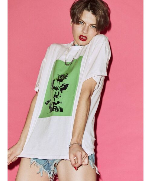 jouetie(ジュエティ)の「ローズフォト BIG Tシャツ(Tシャツ/カットソー・レディース・ブラック/オフホワイト/イエロー・MEDIUM)」の16枚目の写真