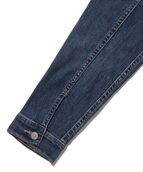 Levi's（リーバイス）の「EX BOYFRIEND トラッカージャケット CALM AND COLLECTED（デニムジャケット・レディース・ダークインディゴブルー・XS/S/M）」の13枚目の写真