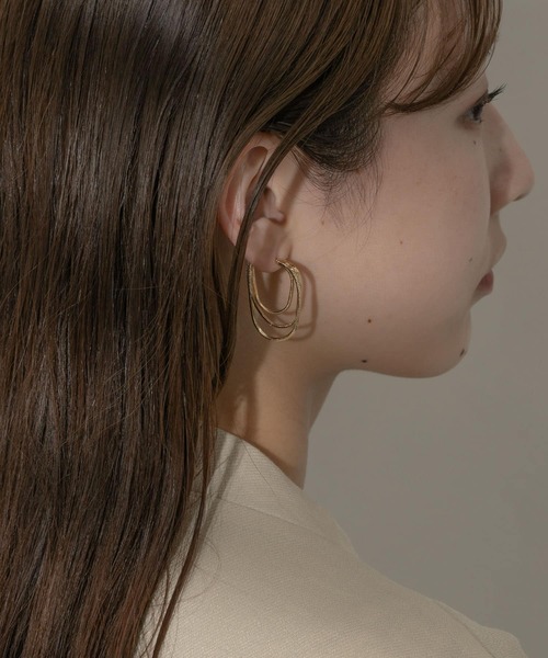 SMELLY(スメリー)の「トリプルスネークチェーンフープピアス(ピアス(両耳用)・レディース・シルバー/ゴールド・-)」の5枚目の写真