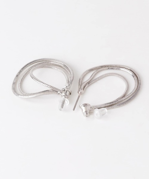 SMELLY(スメリー)の「トリプルスネークチェーンフープピアス(ピアス(両耳用)・レディース・シルバー/ゴールド・-)」の8枚目の写真