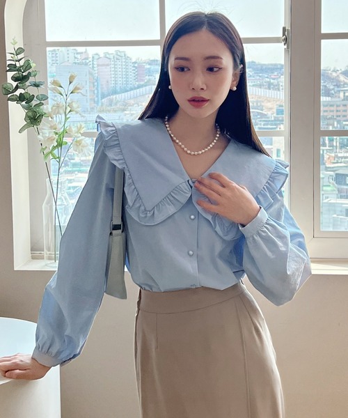 by muni:r（バイ ムニール）の「ビッグカラーフリルブラウス（シャツ/ブラウス・レディース・ベージュ/ブルー/アイボリー・FREE）」の3枚目の写真