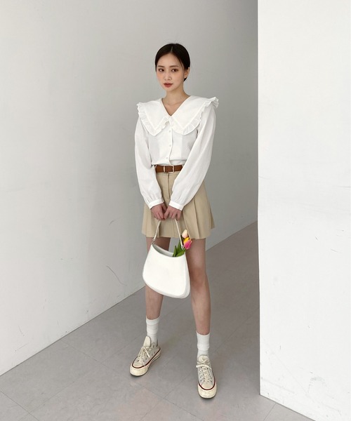 by muni:r（バイ ムニール）の「ビッグカラーフリルブラウス（シャツ/ブラウス・レディース・ベージュ/ブルー/アイボリー・FREE）」の17枚目の写真