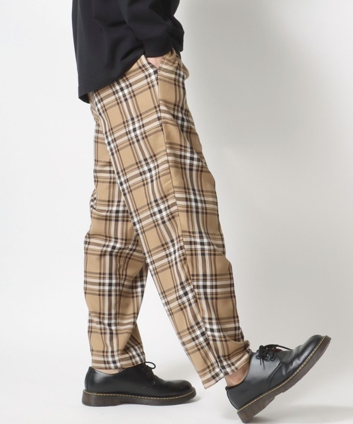 Lazar(ラザル)の「Wide Tapered Slacks/ワイドテーパードスラックス/センタープレス タックワイドパンツ(スラックス・メンズ・ブラック/ホワイト系その他/ベージュ系その他/ブラウン系その他/グレー系その他/グレー系その他2/ブラック系その他・M/L)」の7枚目の写真