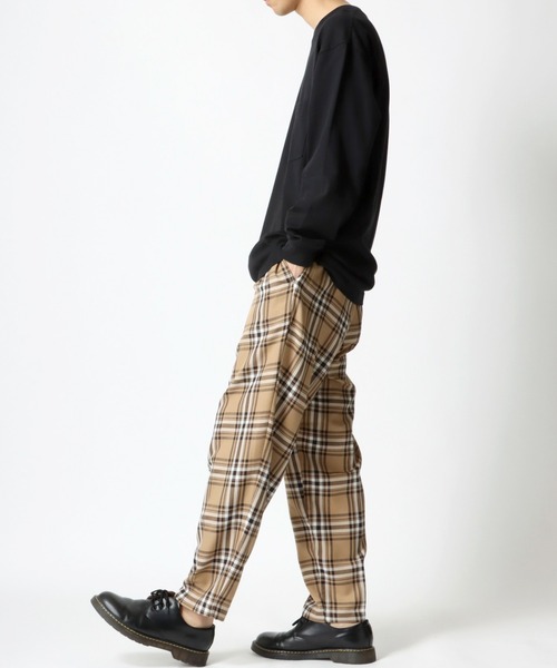 Lazar(ラザル)の「Wide Tapered Slacks/ワイドテーパードスラックス/センタープレス タックワイドパンツ(スラックス・メンズ・ブラック/ホワイト系その他/ベージュ系その他/ブラウン系その他/グレー系その他/グレー系その他2/ブラック系その他・M/L)」の22枚目の写真