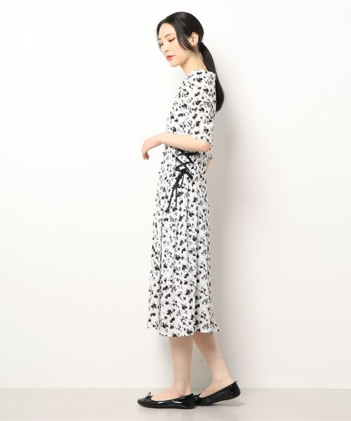 ANDGEEBEE（アンジービー）の「レースアップフラワーワンピ（ワンピース・レディース・アイボリー/ホワイト・MEDIUM）」の5枚目の写真