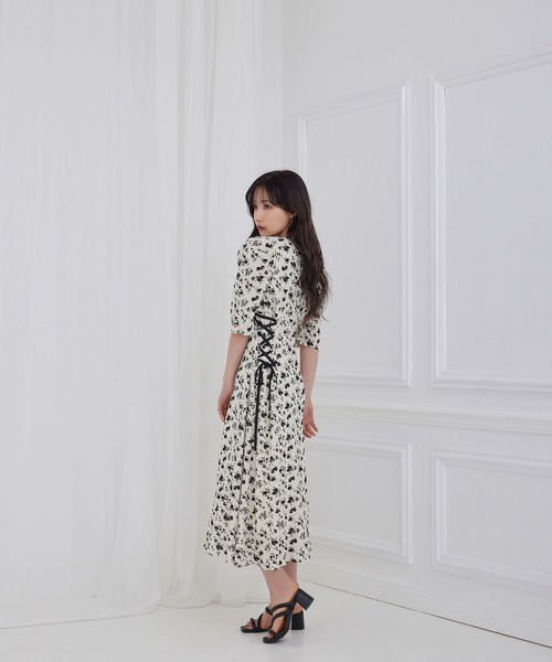 ANDGEEBEE（アンジービー）の「レースアップフラワーワンピ（ワンピース・レディース・アイボリー/ホワイト・MEDIUM）」の21枚目の写真