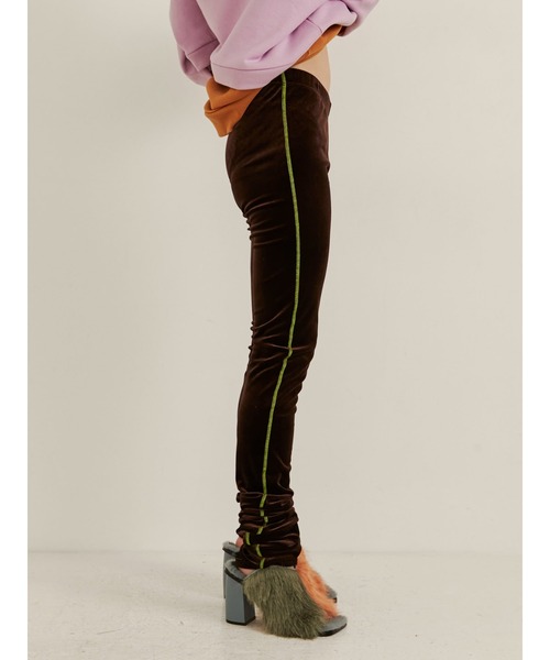 PAMEO POSE（パメオポーズ）の「Velor Loose Leggings（レギンス/スパッツ・レディース・ブラック/ブラウン・FREE）」の10枚目の写真