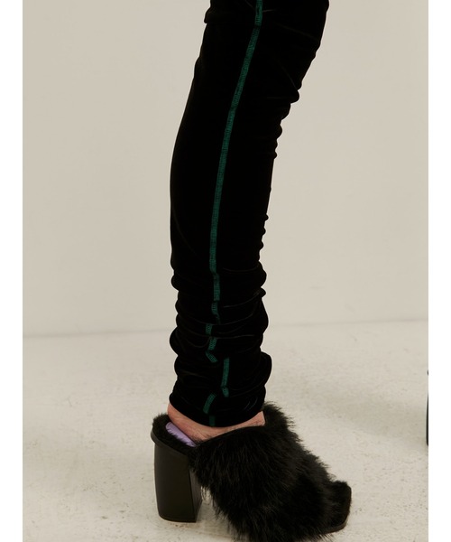 PAMEO POSE（パメオポーズ）の「Velor Loose Leggings（レギンス/スパッツ・レディース・ブラック/ブラウン・FREE）」の8枚目の写真