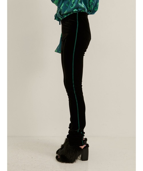 PAMEO POSE（パメオポーズ）の「Velor Loose Leggings（レギンス/スパッツ・レディース・ブラック/ブラウン・FREE）」の4枚目の写真