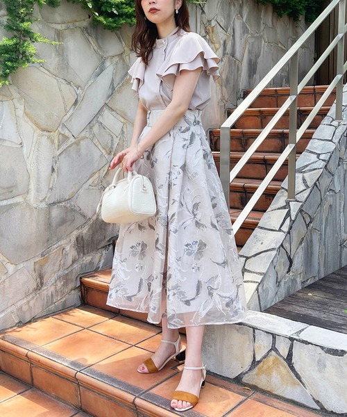 natural couture(ナチュラルクチュール)の「オパールフラワーアシメタックスカート(スカート・レディース・ブラック/ライトベージュ/ブルー・FREE)」の2枚目の写真