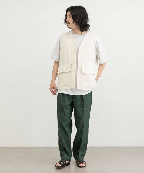 URBAN RESEARCH(アーバンリサーチ)の「ウェポンオーバーVネックベスト(ベスト・メンズ・ベージュ/ネイビー/ホワイト系その他・LARGE/MEDIUM)」の8枚目の写真