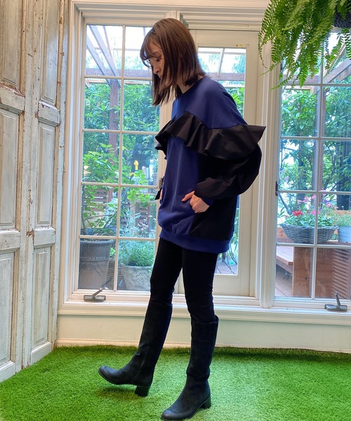 AVIE(アビィ)の「フリルデザインスウェット(スウェット・レディース・ネイビー/オートミール・38)」の19枚目の写真