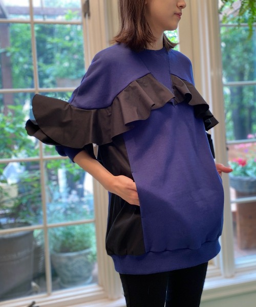 AVIE(アビィ)の「フリルデザインスウェット(スウェット・レディース・ネイビー/オートミール・38)」の9枚目の写真