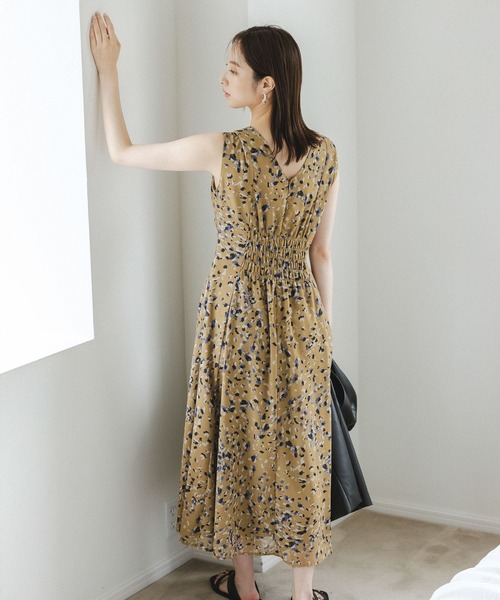 Andemiu（アンデミュウ）の「ストーンドットノースリーブワンピース344007（ワンピース・レディース・チャコールグレー/ブルー/キャメル・FREE）」の4枚目の写真