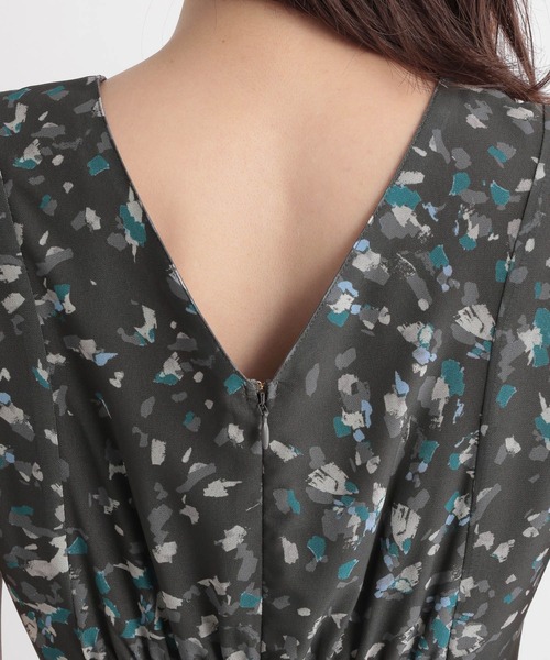 Andemiu（アンデミュウ）の「ストーンドットノースリーブワンピース344007（ワンピース・レディース・チャコールグレー/ブルー/キャメル・FREE）」の13枚目の写真