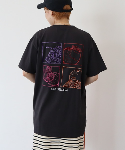 AMERICAN HOLIC（アメリカンホリック）の「【FRUIT OF THE LOOM】アーカイブアートバックプリントTEE（Tシャツ/カットソー・レディース・ホワイト/ブラック/ピンク/ブルー/パープル・M/L）」の2枚目の写真