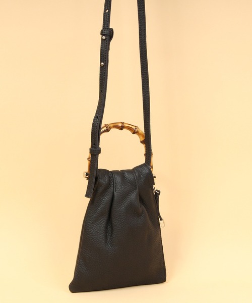 Beau're(ヴュレ)の「BEAURE ヴュレ カウレザー バンブー ハンドル ミニ巾着 ショルダー(ショルダーバッグ・レディース・オレンジ/パープル/ベージュ/ブラック/オリーブ・FREE)」の22枚目の写真