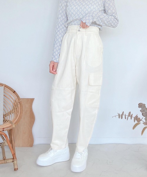 AS KNOW AS plus(アズノゥアズプラス)の「♪ポケット ファティーグパンツ(カーゴパンツ・レディース・アイボリー/ブラック/モカ/グリーン・FREE)」の2枚目の写真