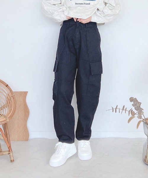 AS KNOW AS plus(アズノゥアズプラス)の「♪ポケット ファティーグパンツ(カーゴパンツ・レディース・アイボリー/ブラック/モカ/グリーン・FREE)」の3枚目の写真
