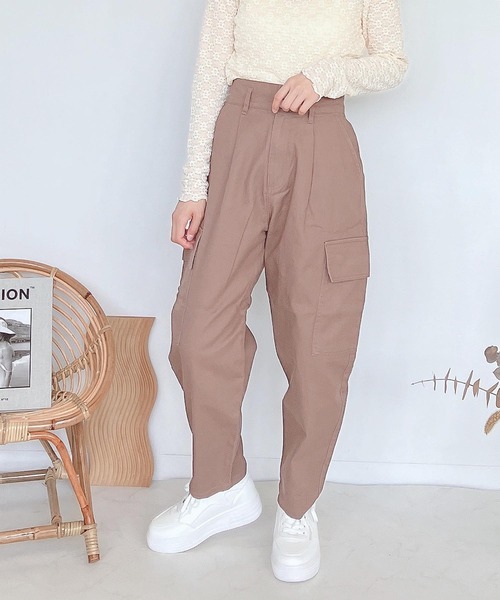 AS KNOW AS plus(アズノゥアズプラス)の「♪ポケット ファティーグパンツ(カーゴパンツ・レディース・アイボリー/ブラック/モカ/グリーン・FREE)」の1枚目の写真