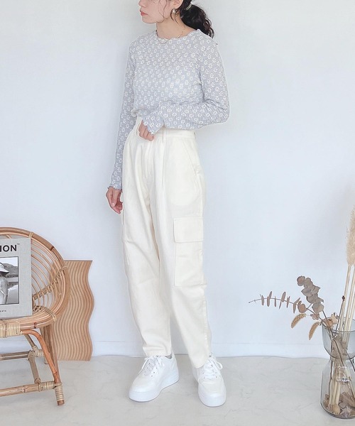AS KNOW AS plus(アズノゥアズプラス)の「♪ポケット ファティーグパンツ(カーゴパンツ・レディース・アイボリー/ブラック/モカ/グリーン・FREE)」の5枚目の写真