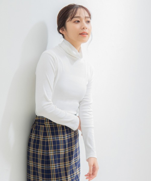 Honeys(ハニーズ)の「フライスタートル(Tシャツ/カットソー・レディース・アイボリー/ブラック/オフホワイト/ネイビー・S/LL/L/M)」の2枚目の写真