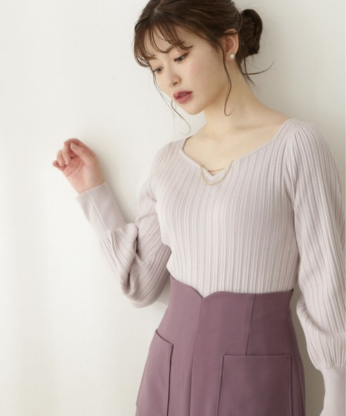 PROPORTION BODY DRESSING(プロポーションボディドレッシング)の「ハートカットチェーン付きニット / 1212270909(ニット/セーター・レディース・グレー/ベージュ/オフホワイト/ネイビー・MEDIUM/SMALL)」の2枚目の写真