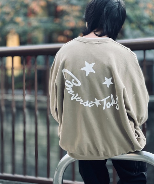 CONVERSE TOKYO(コンバーストウキョウ)の「フェイスロゴ オーバーサイズ スウェット【※WEB限定カラーあり】(スウェット・メンズ・ホワイト/ブラック/ベージュ/ホワイト系その他/ホワイト系その他2/ブラック系その他・MEDIUM/SMALL)」の6枚目の写真