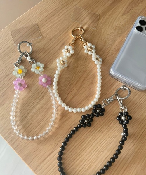 Me%(ミィパーセント)の「【ストラップシート付き】オハナハンドルストラップ 170697(スマホグッズ・レディース・ブラック/ホワイト/ライトパープル/その他1/ブルー/グレー/オフホワイト/ブルー系その他/グリーン/レッド/ラメ・FREE)」の13枚目の写真